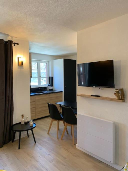 "La Cle Doree" Appartement Balcon Ensoleille Vue Montagne Wifi كوتيريه المظهر الخارجي الصورة