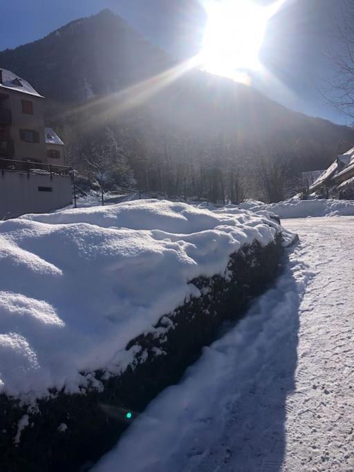 "La Cle Doree" Appartement Balcon Ensoleille Vue Montagne Wifi كوتيريه المظهر الخارجي الصورة