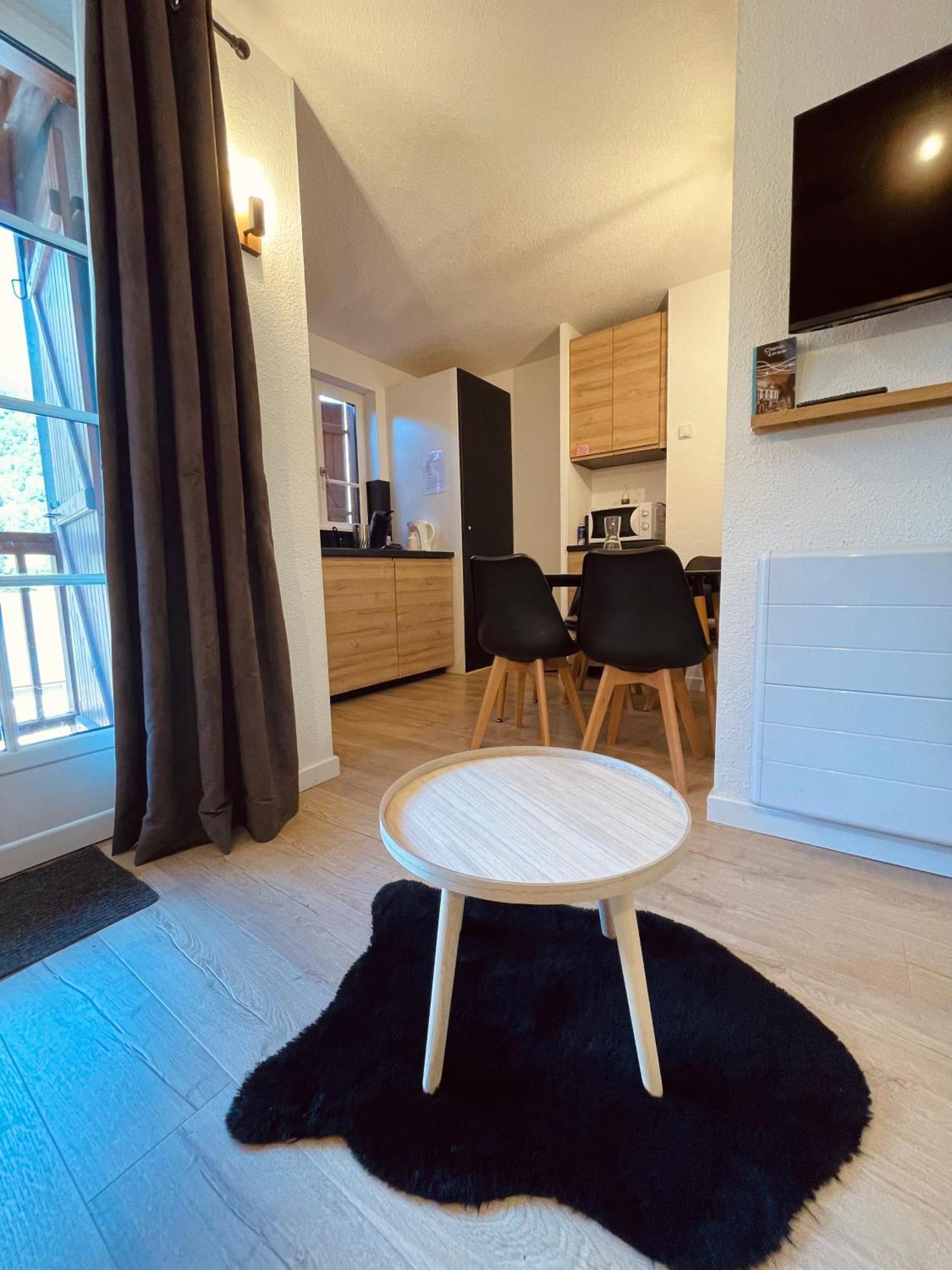 "La Cle Doree" Appartement Balcon Ensoleille Vue Montagne Wifi كوتيريه المظهر الخارجي الصورة